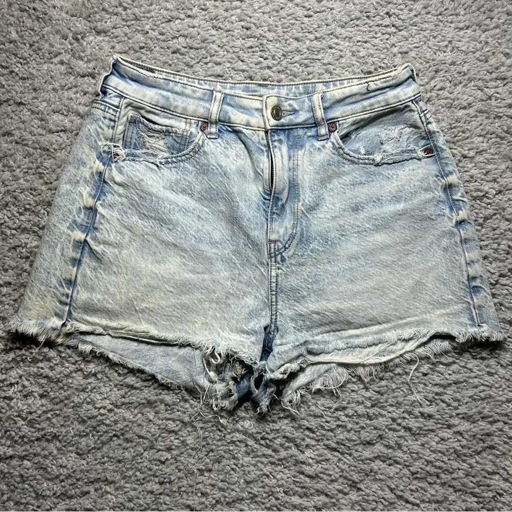 American Eagle Shorts Womens 4 Mom Short Comfort Stretch Acid Wash Raw Hem Party